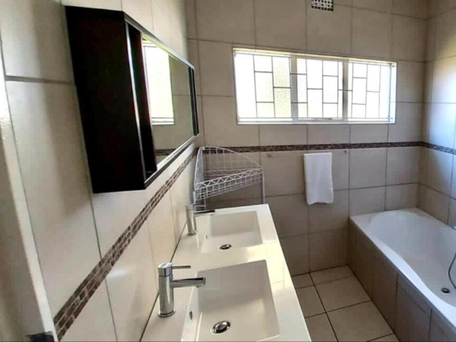 Blue Mountain Farm Lodge, Farm & Dam House Apartment *
